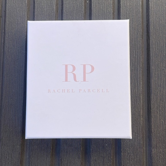 Rachel Parcell - Gold Heart Chain Bracelet - Picture 3 of 13